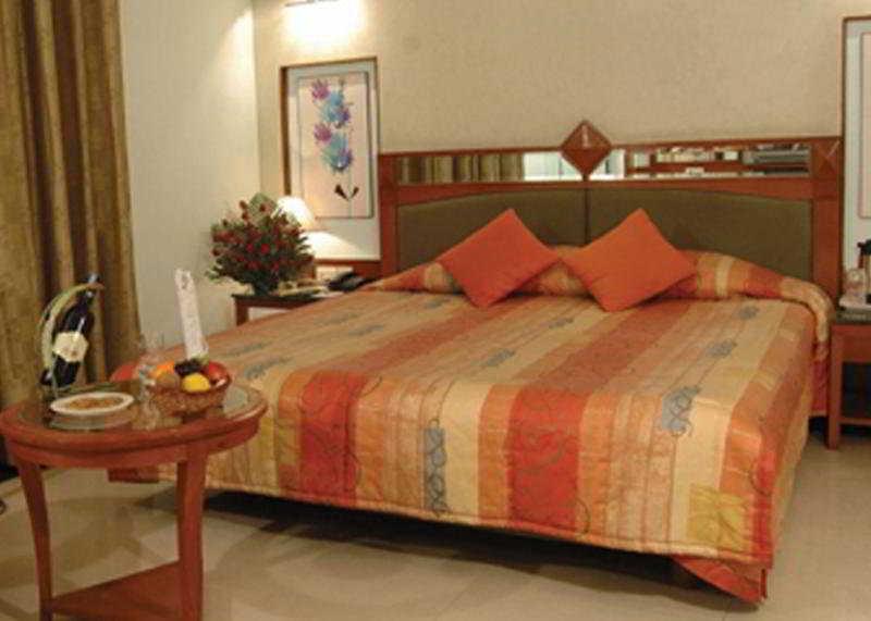 J P Cordial Hotell Bangalore Exteriör bild