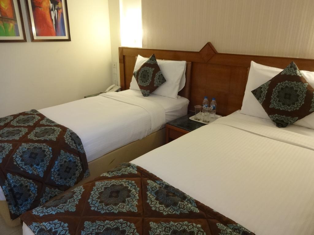 J P Cordial Hotell Bangalore Exteriör bild