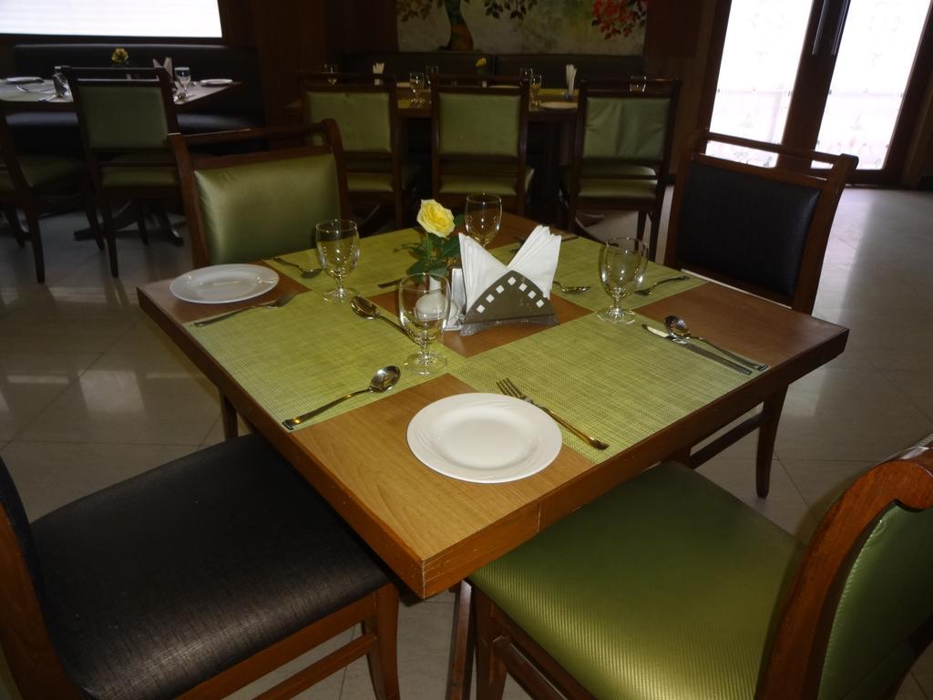 J P Cordial Hotell Bangalore Exteriör bild