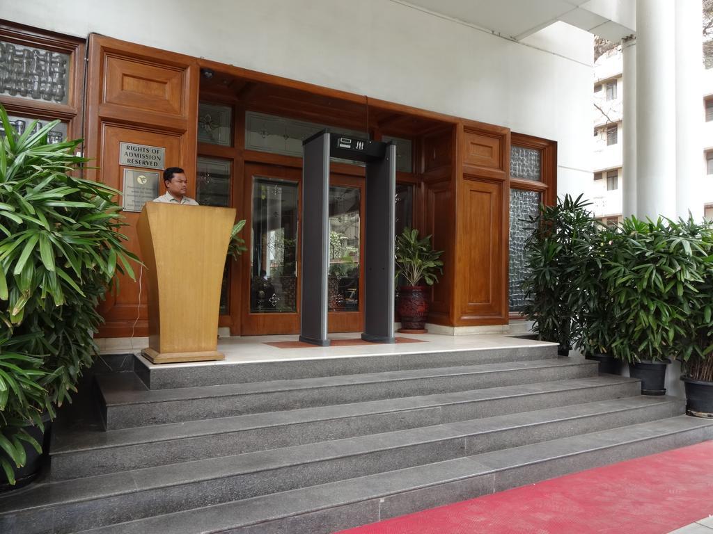 J P Cordial Hotell Bangalore Exteriör bild