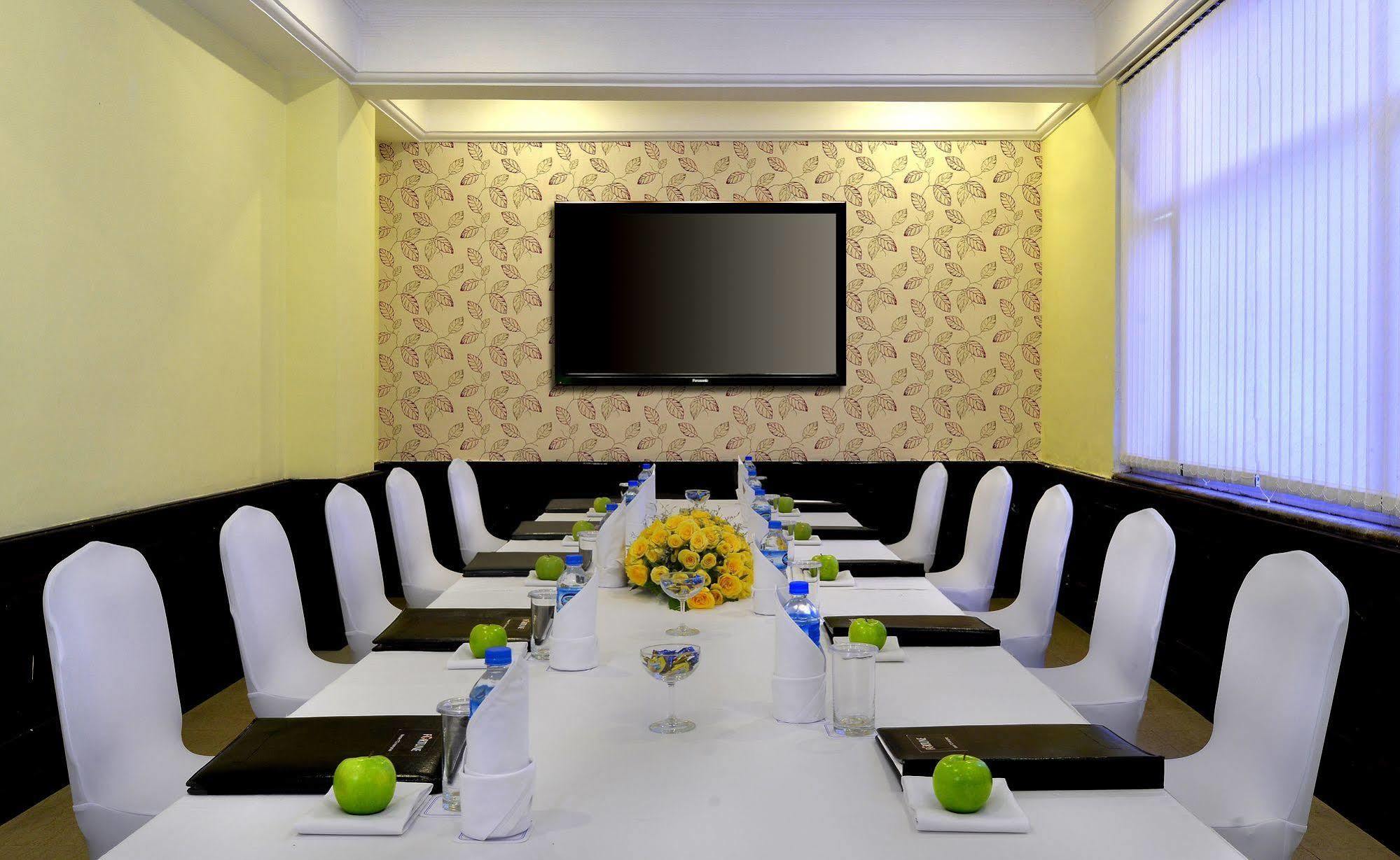 J P Cordial Hotell Bangalore Exteriör bild